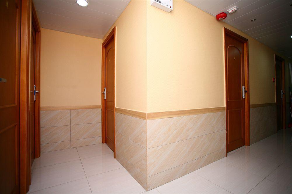 Me Easy Hostel Хонконг Екстериор снимка