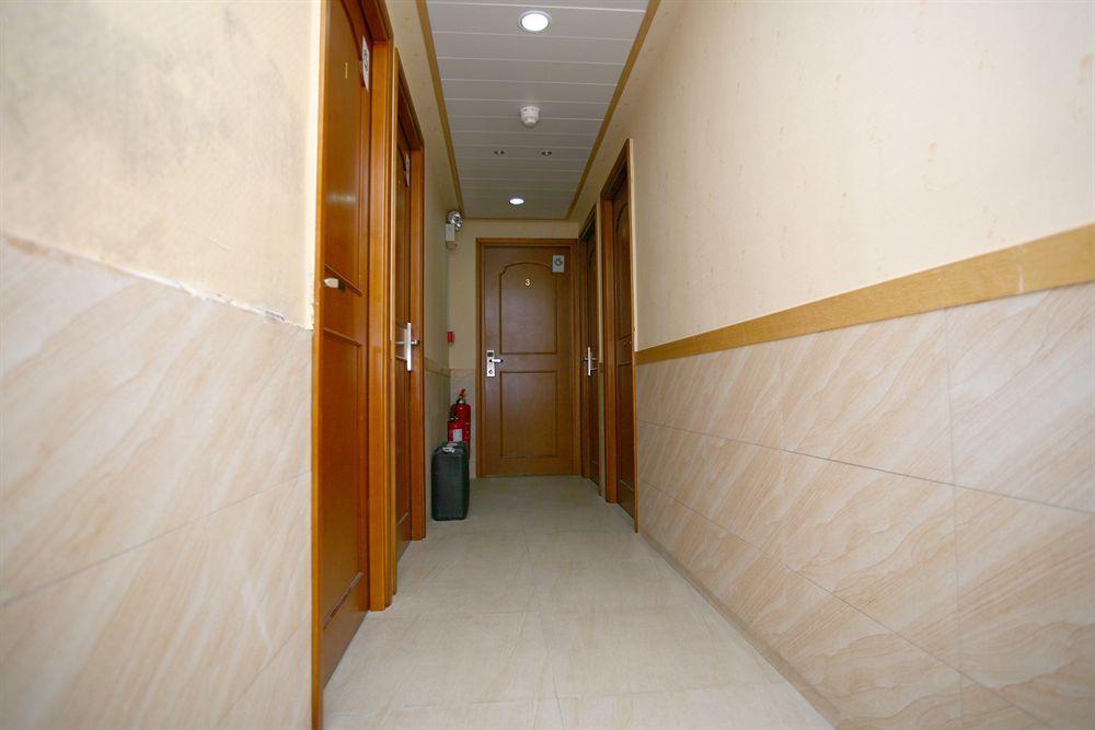 Me Easy Hostel Хонконг Екстериор снимка