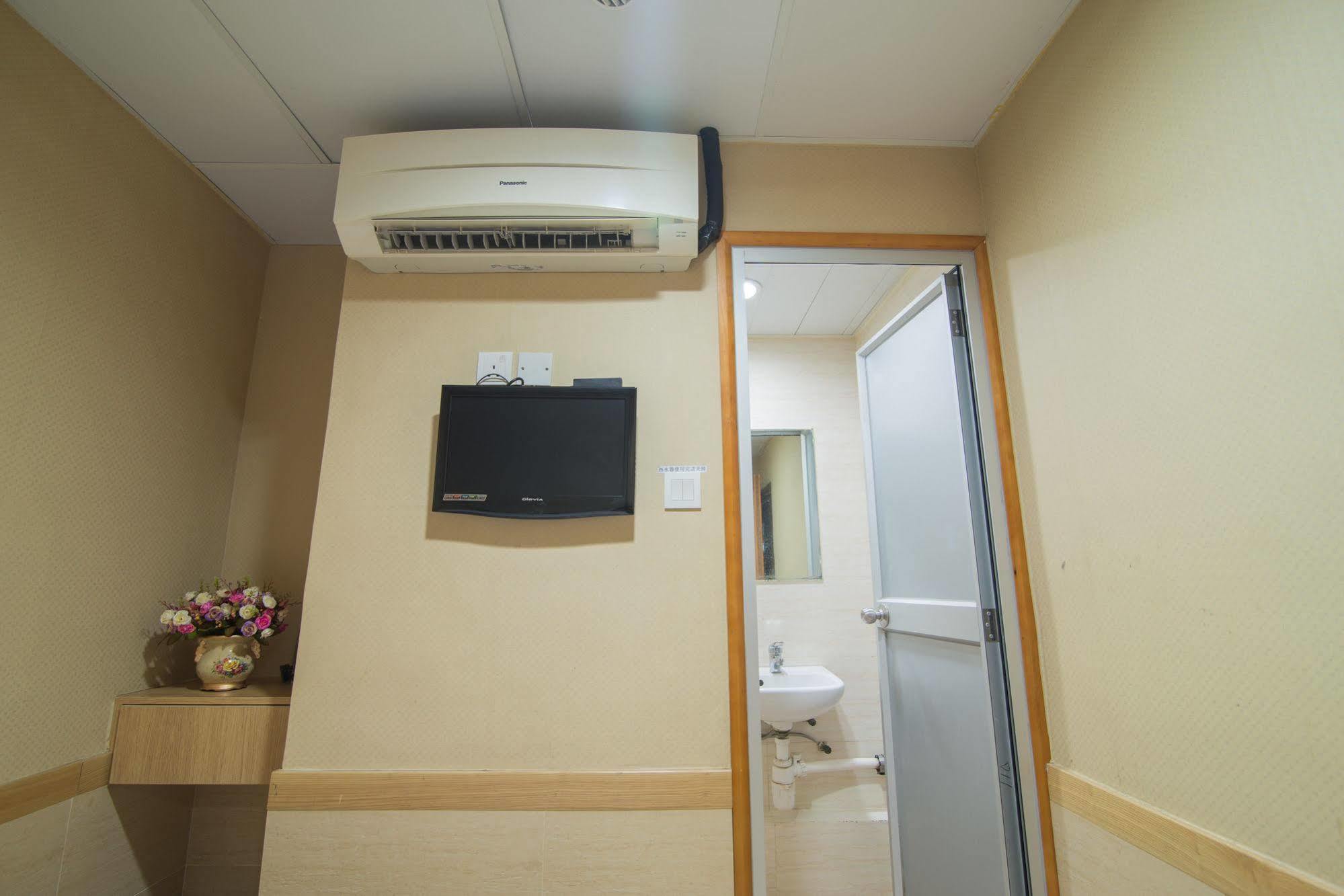Me Easy Hostel Хонконг Екстериор снимка